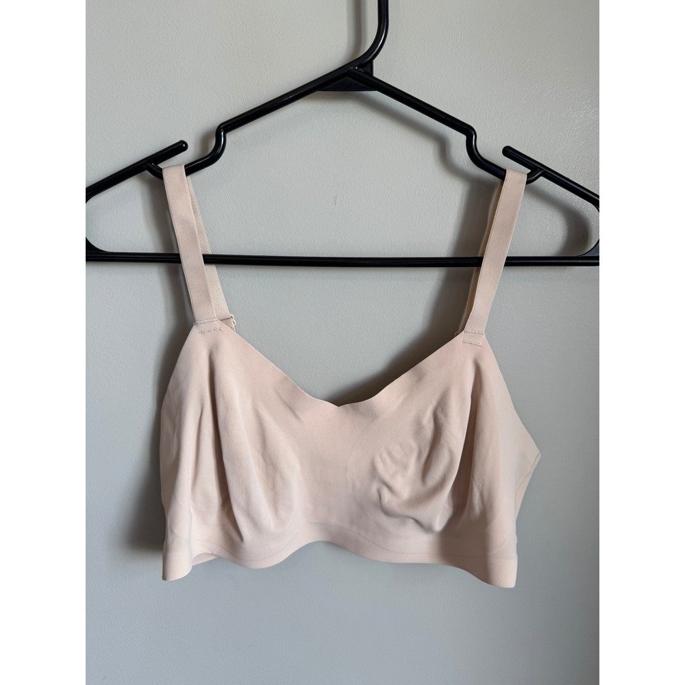 Halston Womens Nude Wireless Bra M Minimalist Comfort Basic Loungewear